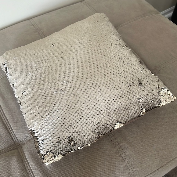 Sparkly pillow - Picture 3 of 5